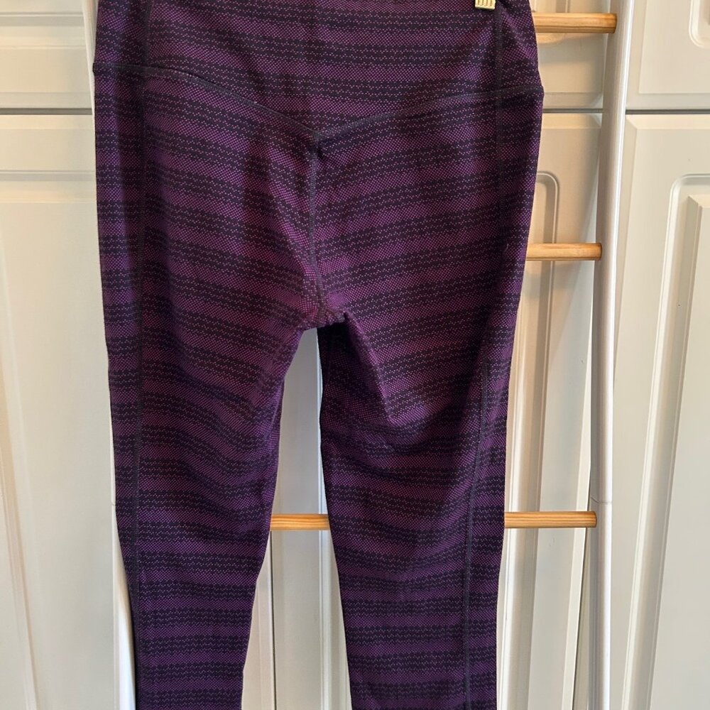 NIKE Dri-Fit Crop Knit Leggings - Picture 2 of 5